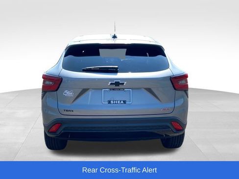 Used 2025 Chevrolet Trax RS w/ Driver Confidence Package FWD image 4