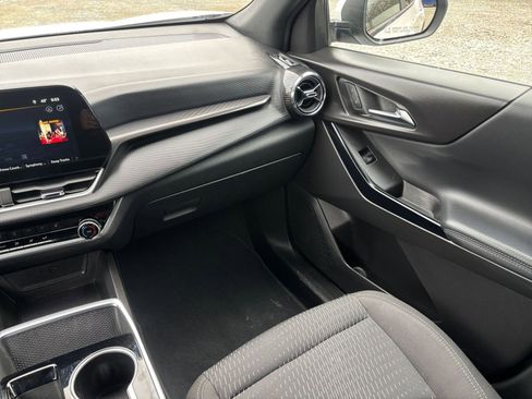 Used 2025 Chevrolet Equinox LT image 31