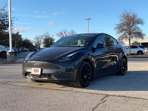 Used 2024 Tesla Model Y Long Range image 7