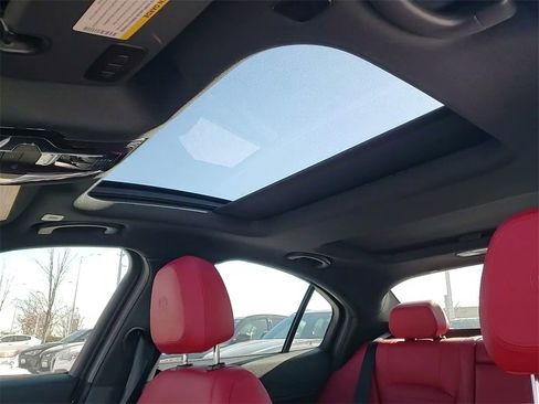 Used 2023 Alfa Romeo Giulia Veloce image 38