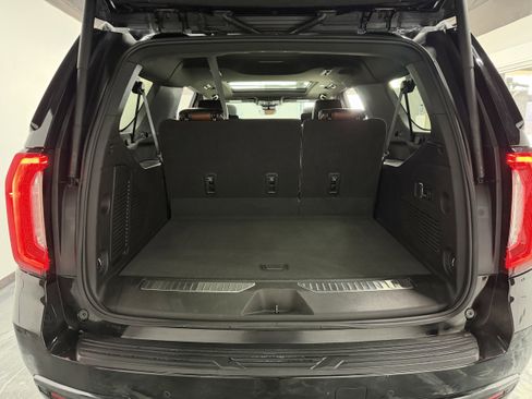 Used 2023 GMC Yukon XL Denali Ultimate image 11