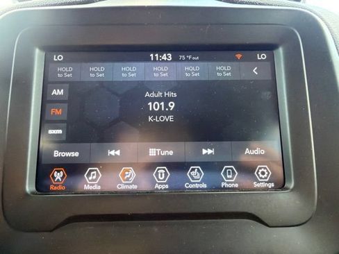 Used 2020 Jeep Renegade Latitude w/ Cold Weather Group AWD/4WD image 25