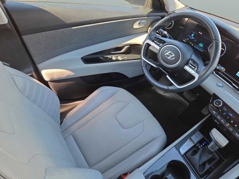 Used 2023 Hyundai Elantra Limited image 14