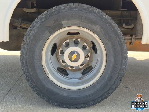 Used 2011 Chevrolet Silverado 3500 W/T w/ Snow Plow Prep Package AWD/4WD image 23