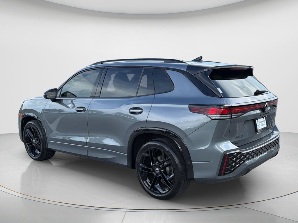 New 2026 Volkswagen Tiguan SE R-Line FWD image 7