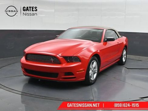 Used 2014 Ford Mustang Convertible w/ Equipment Group 102A RWD image 5