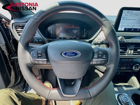 Used 2025 Ford Escape ST-Line FWD image 14