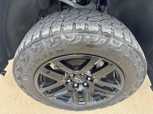 Used 2024 Chevrolet Silverado 1500 Custom Trail Boss AWD/4WD image 50
