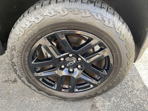 Used 2023 Chevrolet Colorado Trail Boss w/ Technology Package image 26