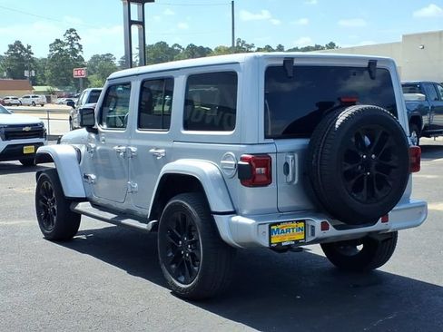 Used 2023 Jeep Wrangler Unlimited Sahara AWD/4WD image 7