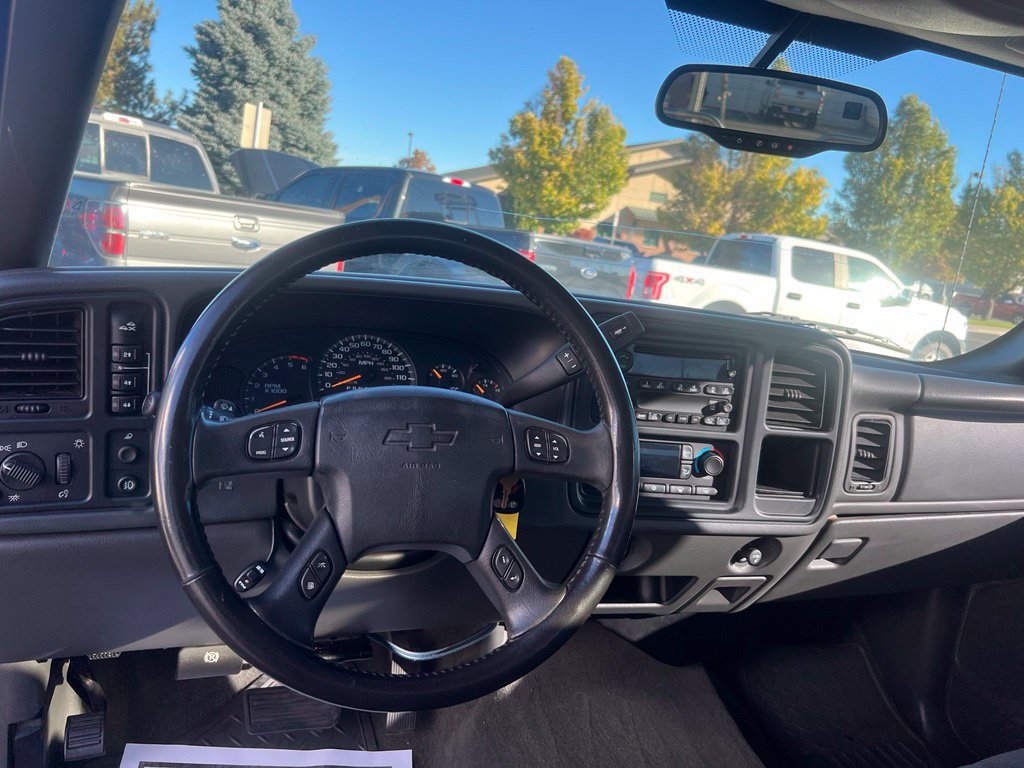 Used 2006 Chevrolet Silverado 2500 LT w/ Onstar Plus Package AWD/4WD image 10