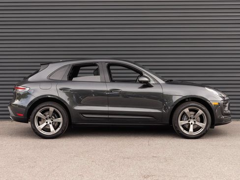 Certified 2025 Porsche Macan AWD/4WD image 8