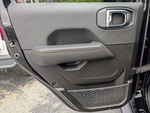 New 2025 Jeep Wrangler Unlimited Rubicon 392 image 27