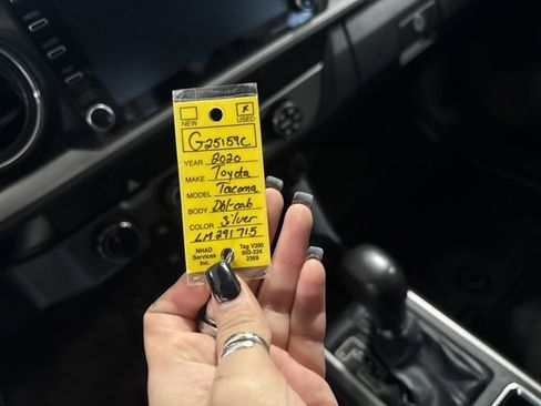 Used 2020 Toyota Tacoma SR5 image 29