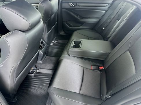 Used 2019 Honda Accord Sport image 14