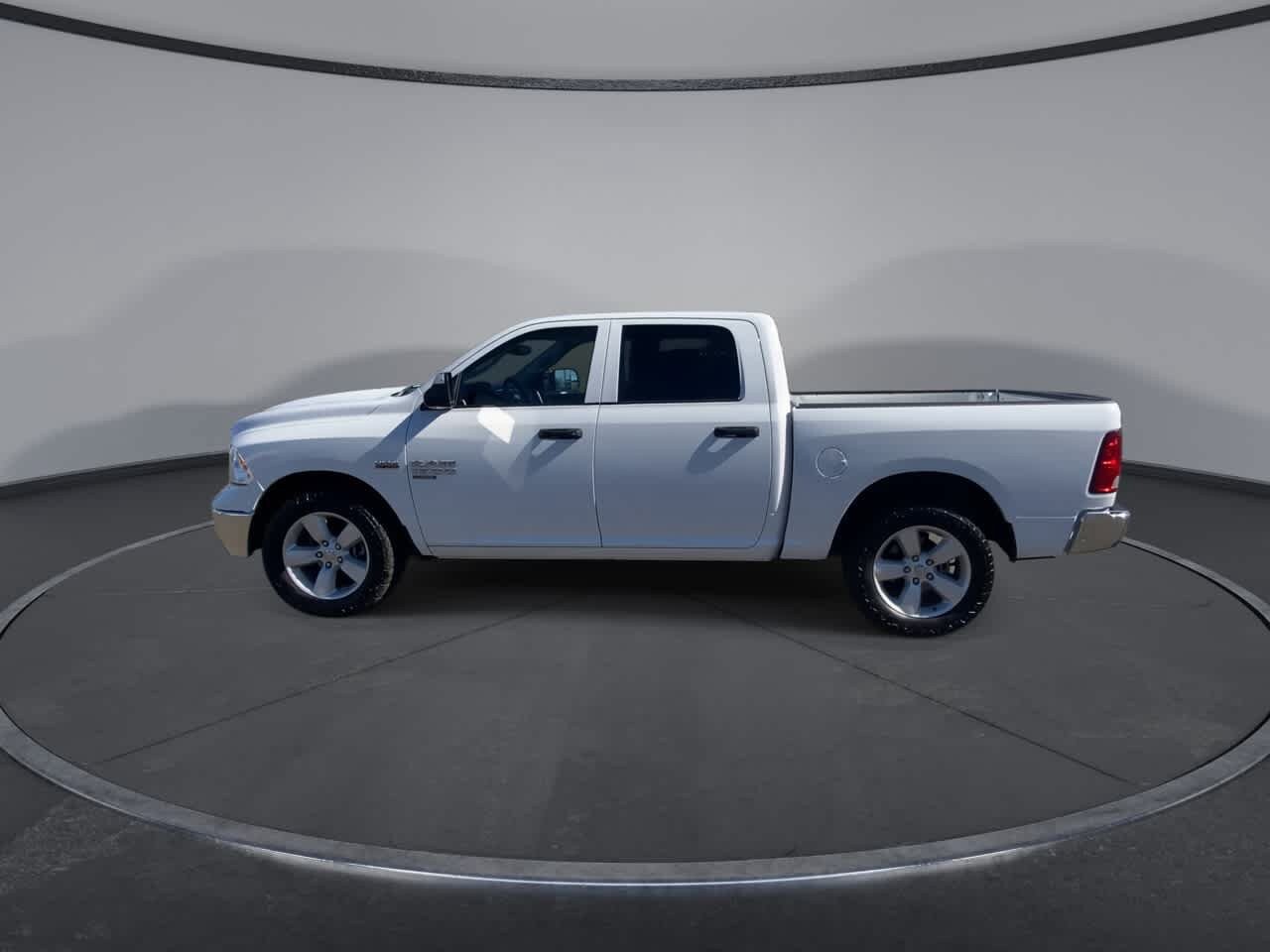 Used 2023 RAM 1500 Classic SLT AWD/4WD image 6