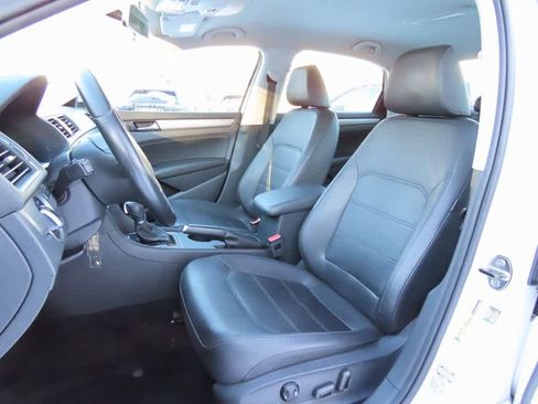 Used 2014 Volkswagen Passat 1.8T Wolfsburg Edition image 12
