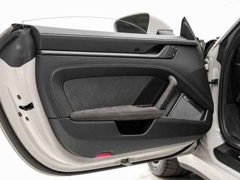 Used 2025 Porsche 911 Carrera 4 GTS image 37