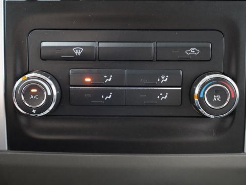 Used 2018 Nissan Frontier SV AWD/4WD image 25