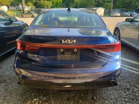 Used 2023 Kia Forte LXS w/ LXS Technology Package FWD image 5