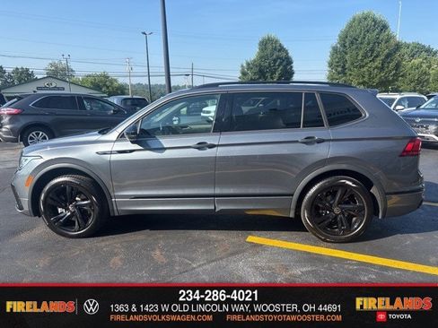 New 2024 Volkswagen Tiguan SE R-Line image 3