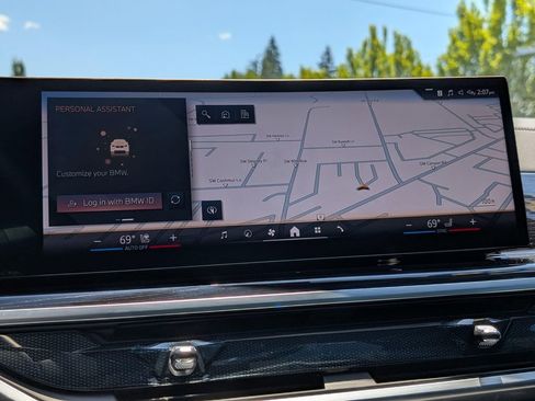 Used 2025 BMW X7 xDrive40i w/ M Sport Package AWD/4WD image 34