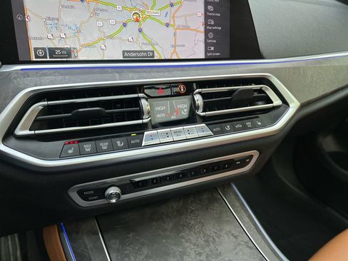 Used 2019 BMW X5 xDrive40i w/ M Sport Package AWD/4WD image 41