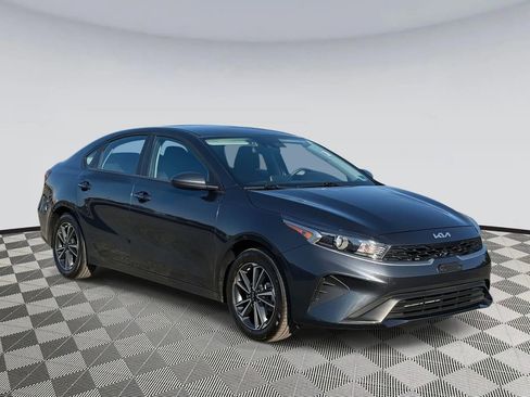 Used 2023 Kia Forte LXS image 1