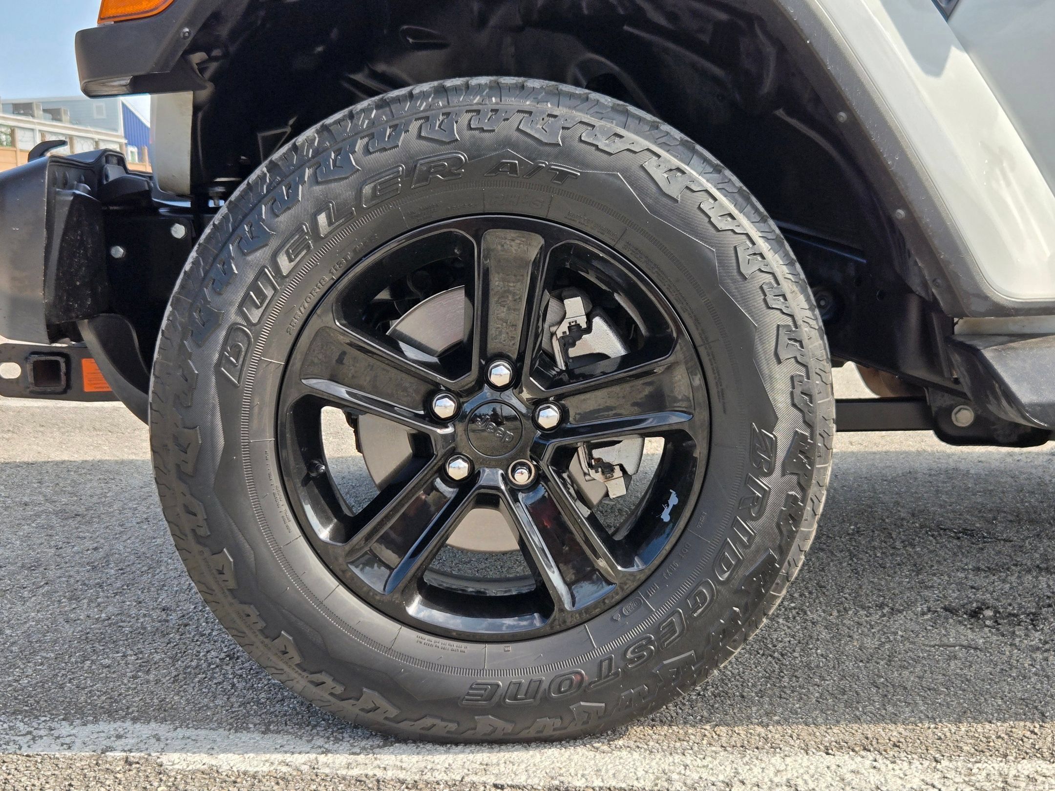 Used 2021 Jeep Wrangler Unlimited Sahara AWD/4WD image 31