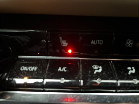 Used 2025 Chevrolet Equinox ACTIV w/ LPO, Floor Liner Package image 45