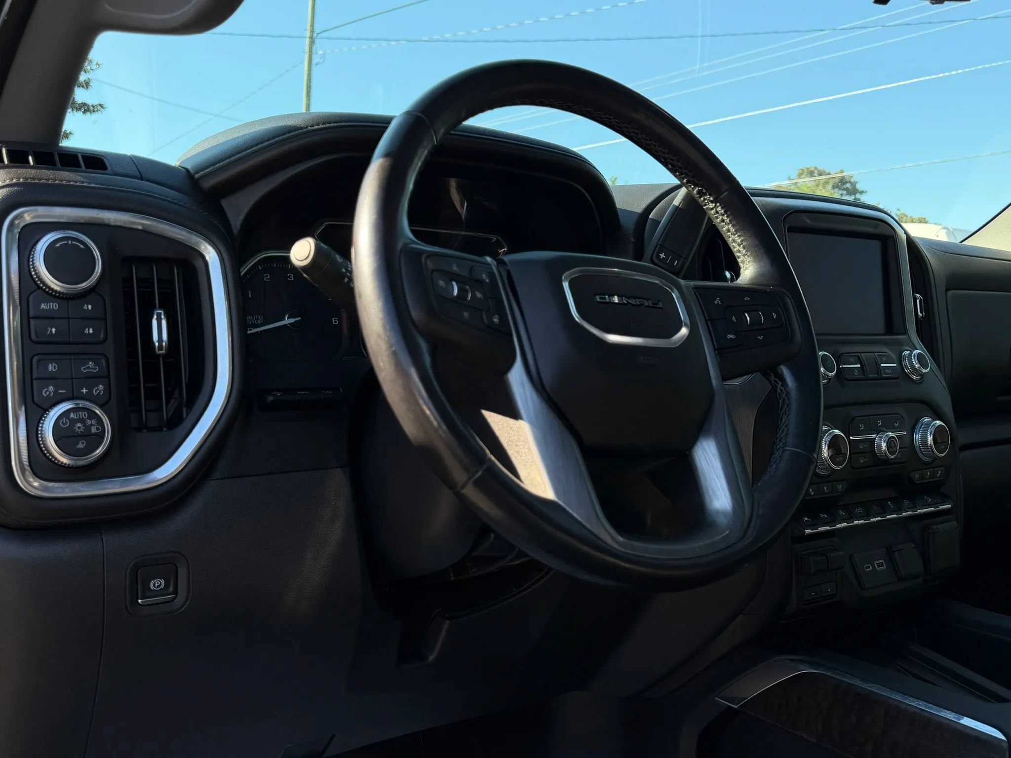 Used 2019 GMC Sierra 1500 Denali w/ Technology Package AWD/4WD image 14