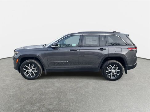 New 2025 Jeep Grand Cherokee Limited image 8