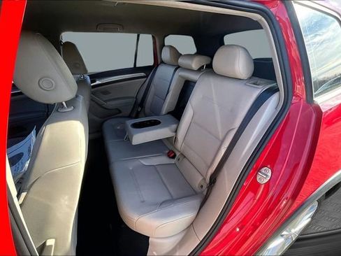 Used 2017 Volkswagen Golf Alltrack S image 21