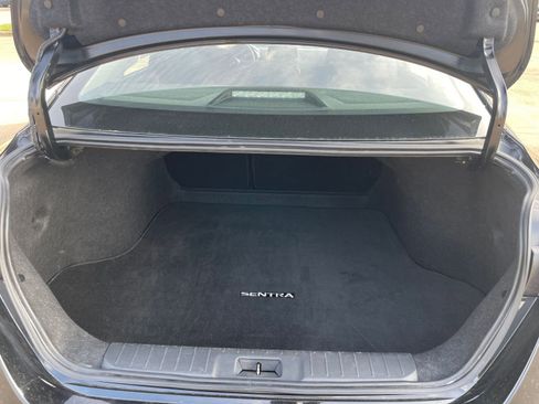 Used 2025 Nissan Sentra SV FWD image 34