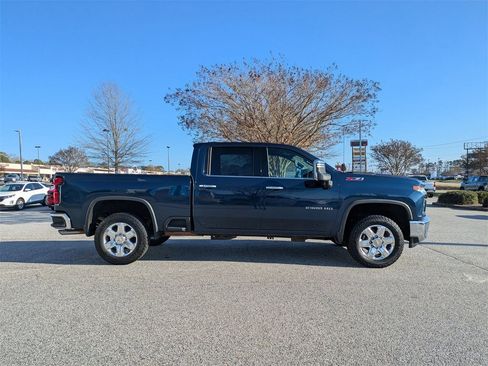 Used 2022 Chevrolet Silverado 2500 LTZ w/ Z71 Off-Road Package image 9