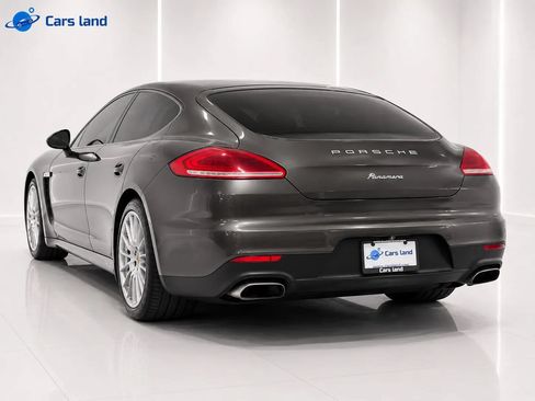 Used 2015 Porsche Panamera image 5