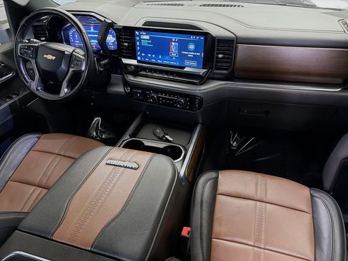Used 2024 Chevrolet Silverado 3500 High Country w/ High Country Premium Package image 12