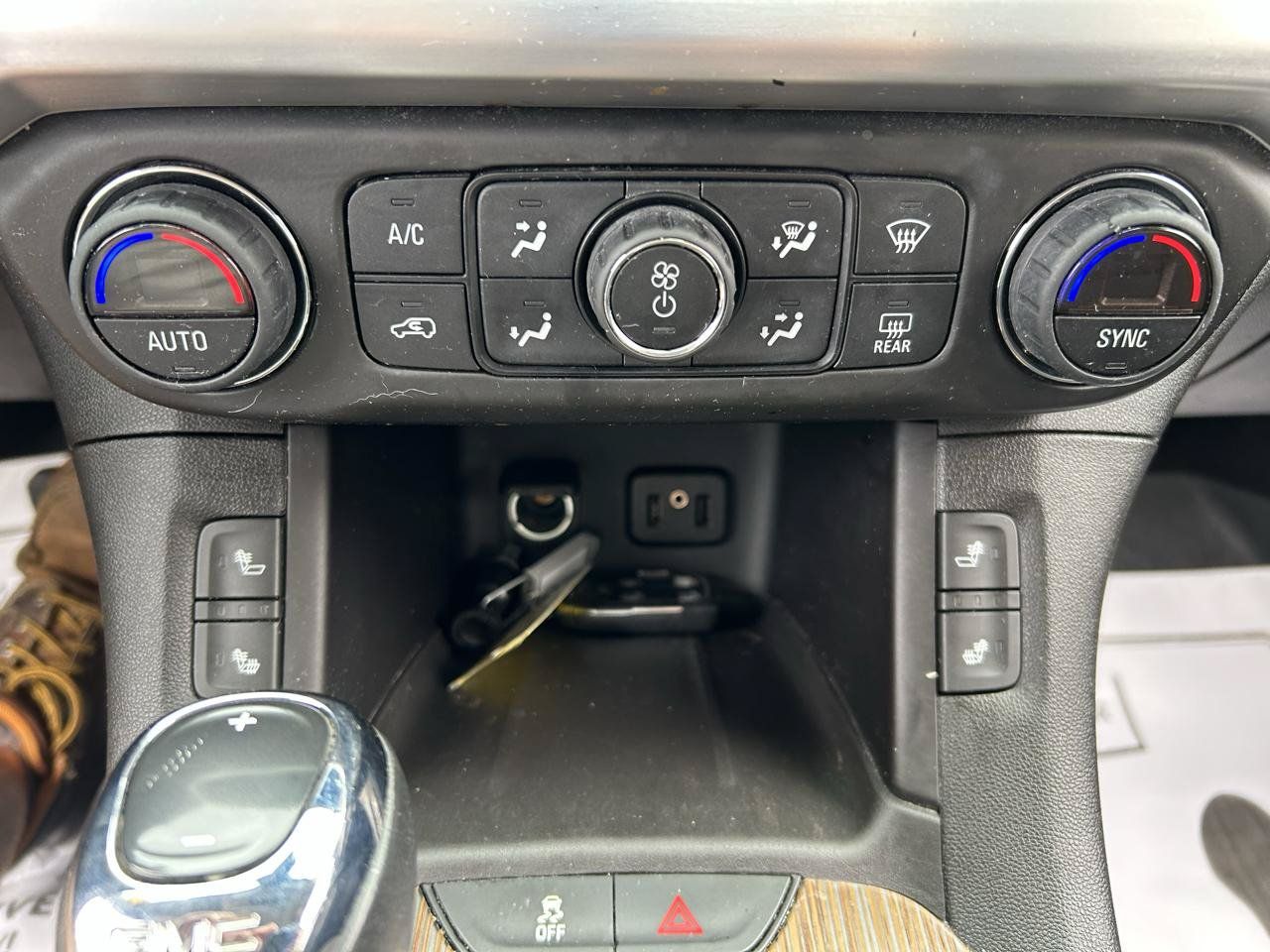 Used 2017 GMC Acadia SLE FWD image 25