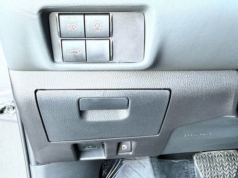 Used 2024 Toyota Highlander LE image 18