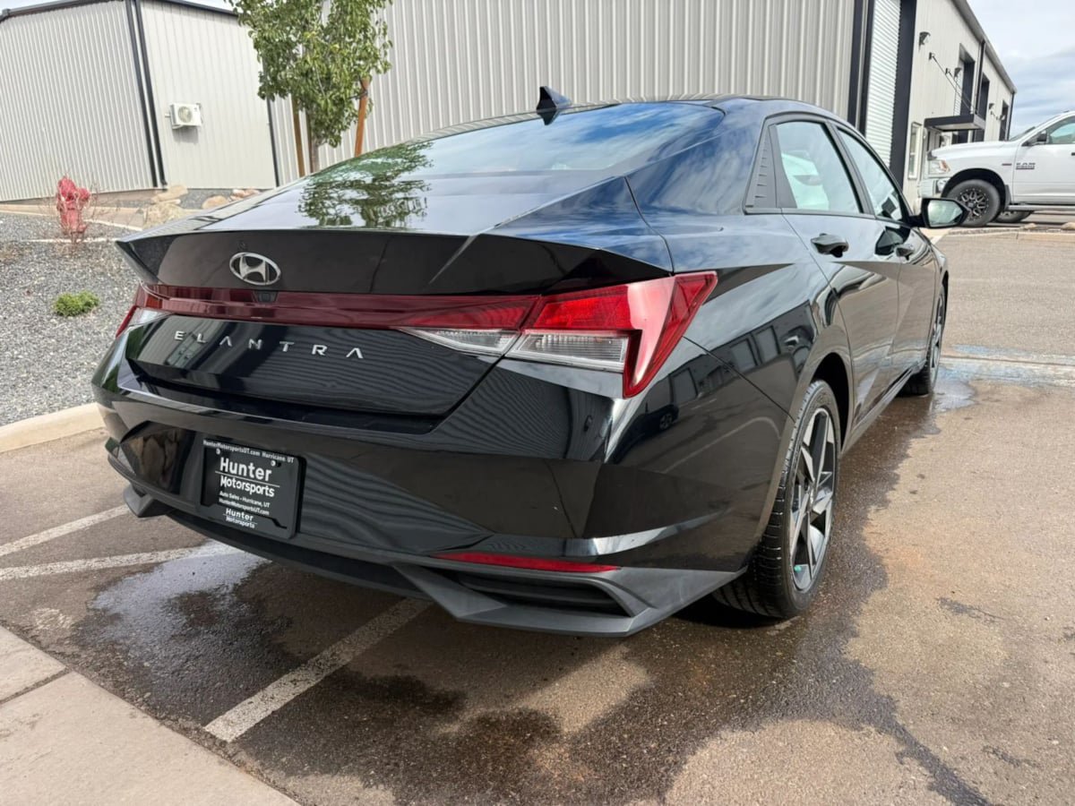Used 2023 Hyundai Elantra SEL w/ Convenience Package FWD image 7