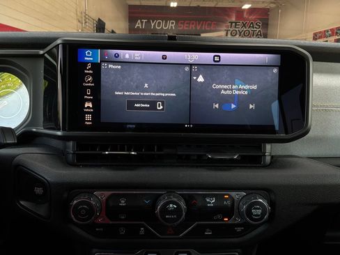 Used 2025 Jeep Wrangler Unlimited Sport AWD/4WD image 24