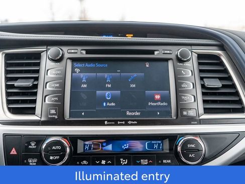 Certified 2019 Toyota Highlander Limited Platinum image 31