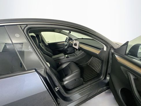 Used 2023 Tesla Model Y Long Range image 30