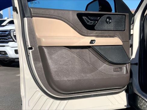 Used 2023 Lincoln Aviator Reserve w/ Elements Package Plus image 22