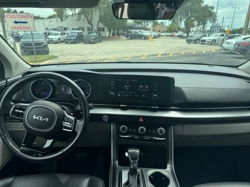 Used 2023 Kia Carnival LX FWD image 35