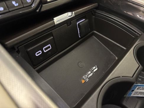 Used 2023 GMC Yukon Denali image 39