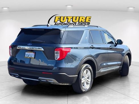 Certified 2022 Ford Explorer XLT w/ Equipment Group 202A AWD/4WD image 4