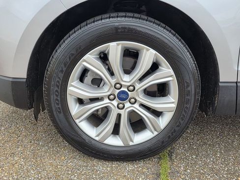 Certified 2022 Ford Edge Titanium image 31