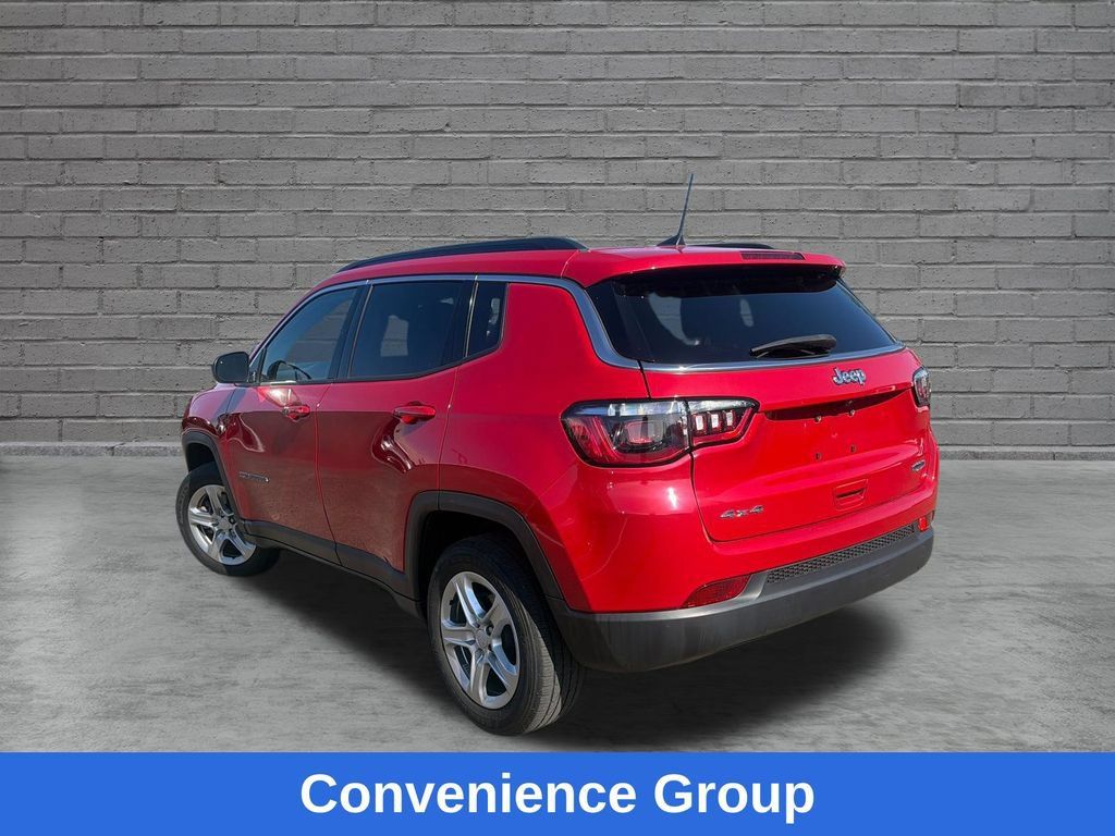 Used 2023 Jeep Compass Latitude w/ Convenience Group AWD/4WD image 6