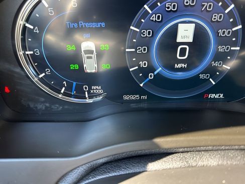 Used 2019 Cadillac Escalade Platinum image 30